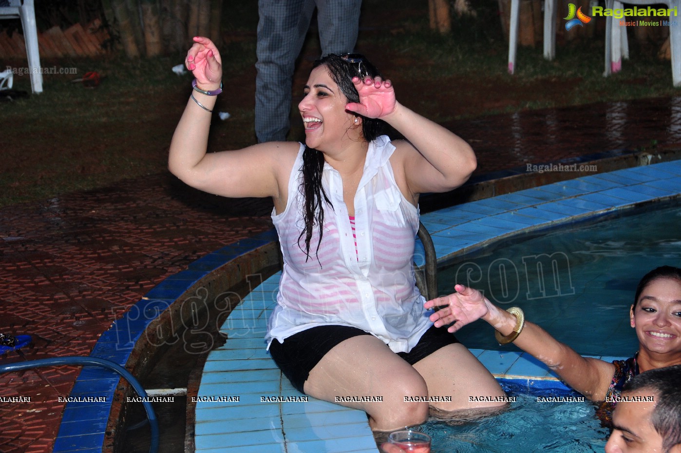 Shorts n Shots: Bash at Singh Farms by Raja Singh-Vinny Singh & Vicky Alag-Poonam Alag