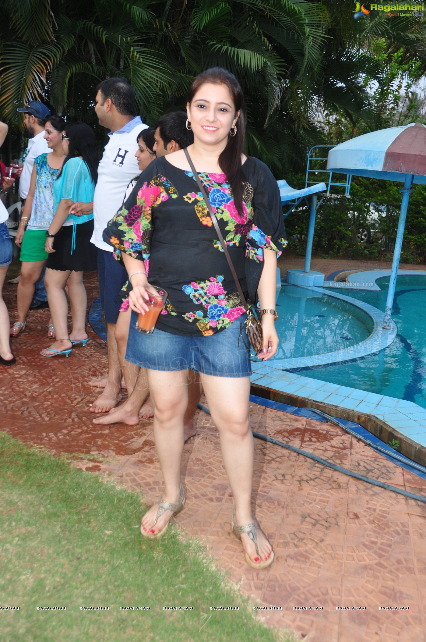 Shorts n Shots: Bash at Singh Farms by Raja Singh-Vinny Singh & Vicky Alag-Poonam Alag