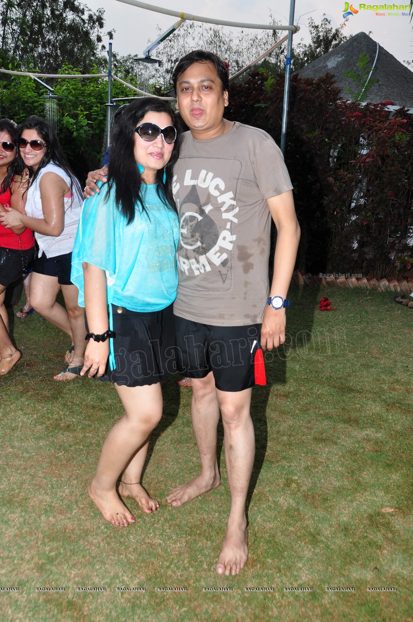 Shorts n Shots: Bash at Singh Farms by Raja Singh-Vinny Singh & Vicky Alag-Poonam Alag