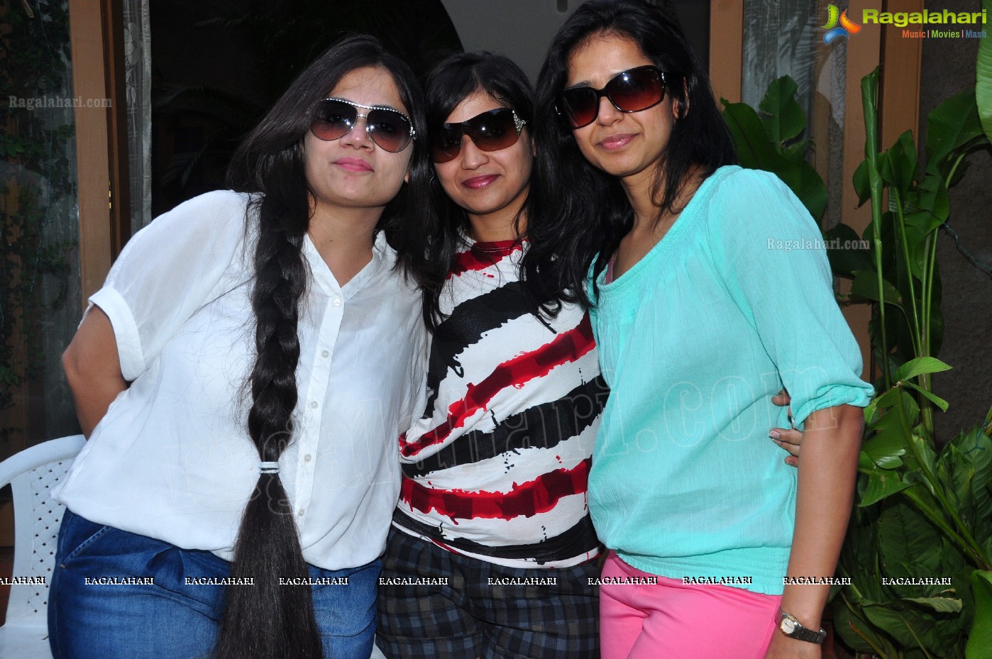 Shorts n Shots: Bash at Singh Farms by Raja Singh-Vinny Singh & Vicky Alag-Poonam Alag