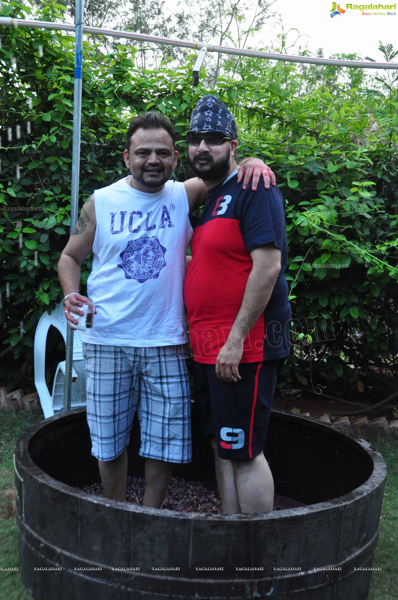 Shorts n Shots: Bash at Singh Farms by Raja Singh-Vinny Singh & Vicky Alag-Poonam Alag