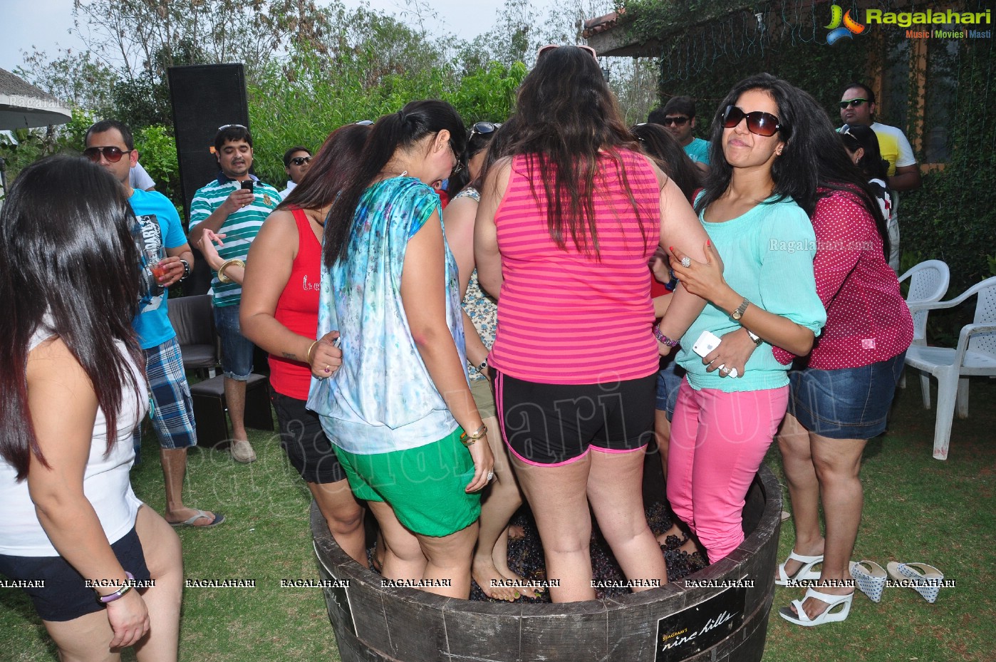 Shorts n Shots: Bash at Singh Farms by Raja Singh-Vinny Singh & Vicky Alag-Poonam Alag