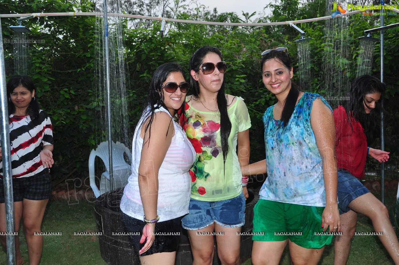 Shorts n Shots: Bash at Singh Farms by Raja Singh-Vinny Singh & Vicky Alag-Poonam Alag