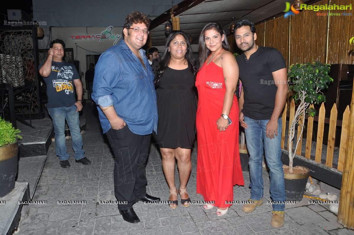 Sadhana Singh and Poonam's 2013 Birthday Bash at Skybar, Hyderabad