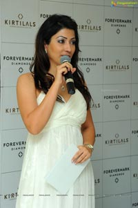 Samantha launches Forevermark in the Kirtilals