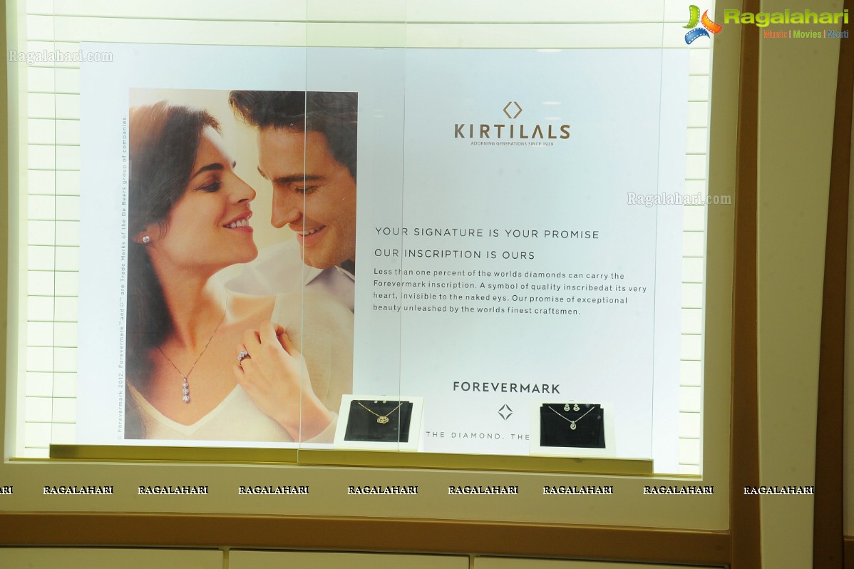 Samantha launches Forevermark in the Kirtilals, Hyderabad