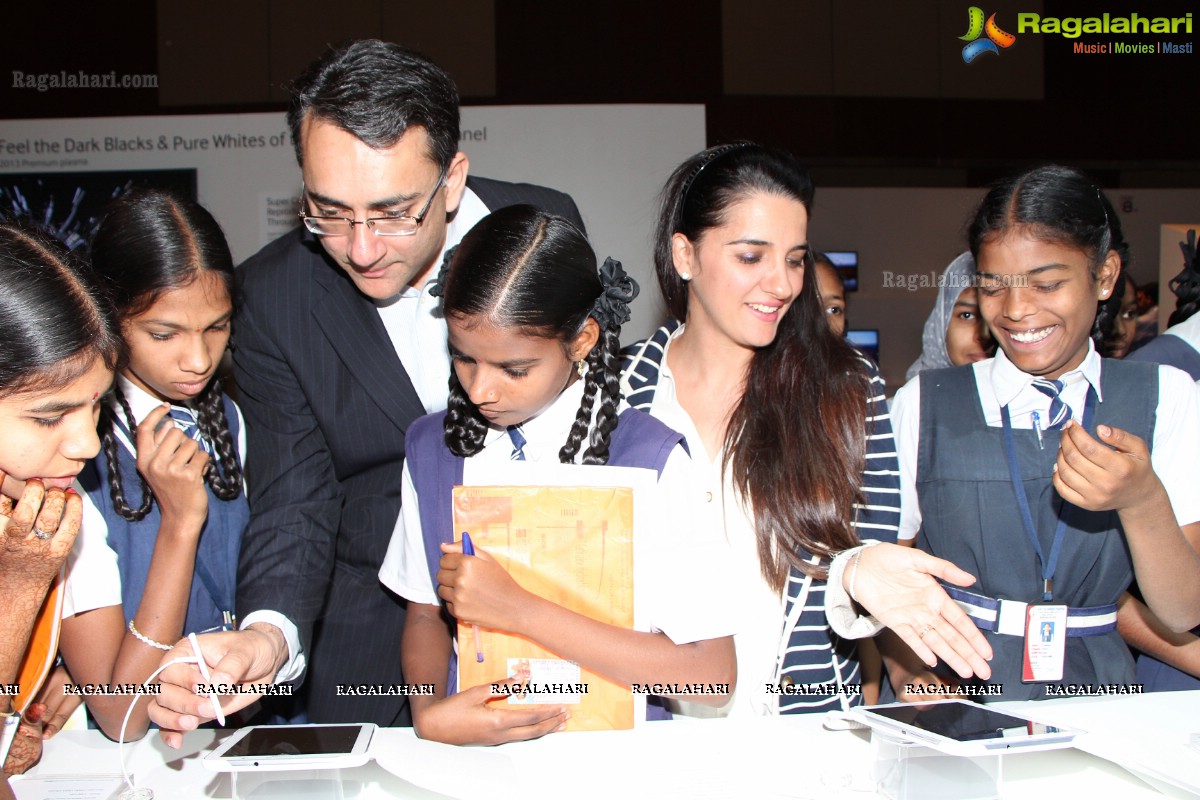 Pratham and Asha Rotary Children at Samsung Third Southwest Asia Forum, Hyderabad