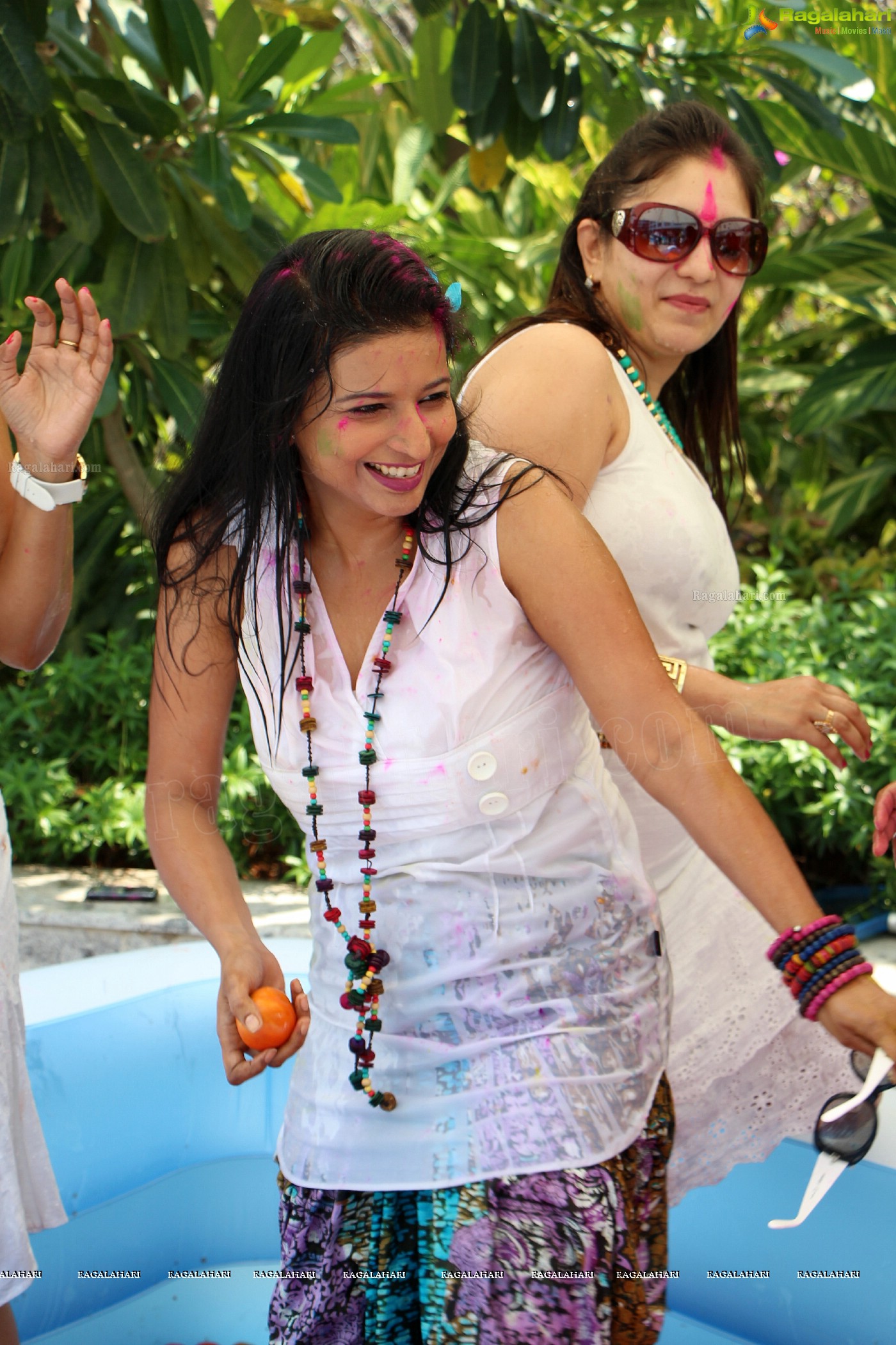 Club Se La Vie's 2013 Holi Bash at Radisson Blu Plaza, Hyderabad