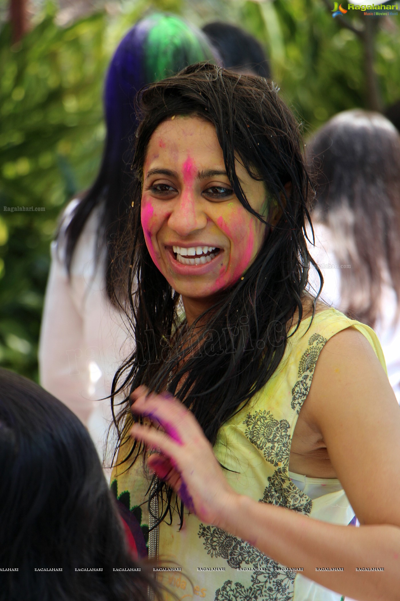 Club Se La Vie's 2013 Holi Bash at Radisson Blu Plaza, Hyderabad