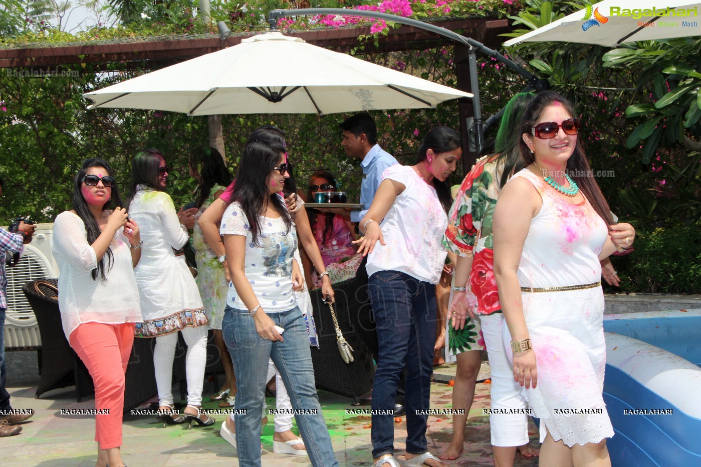 Club Se La Vie's 2013 Holi Bash at Radisson Blu Plaza, Hyderabad
