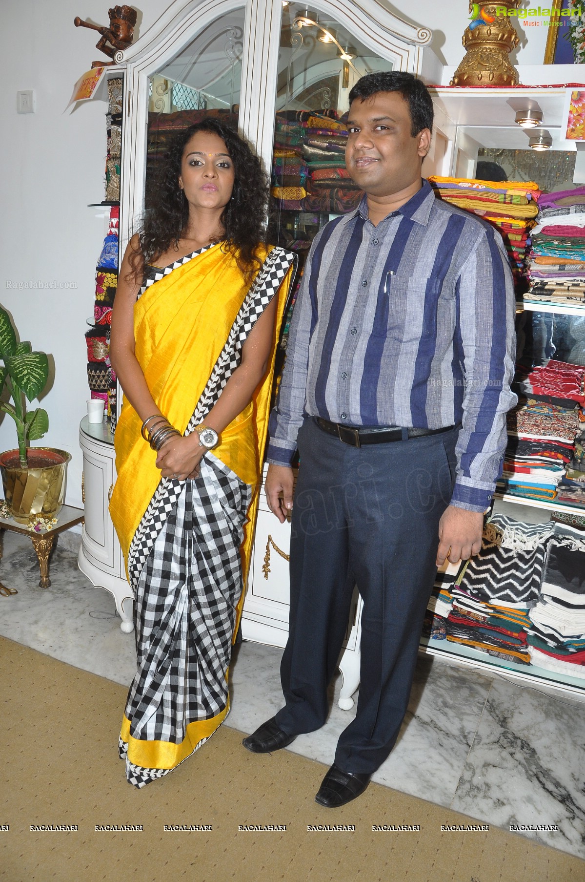 Grand Sale at Singhanias Store, Hyderabad