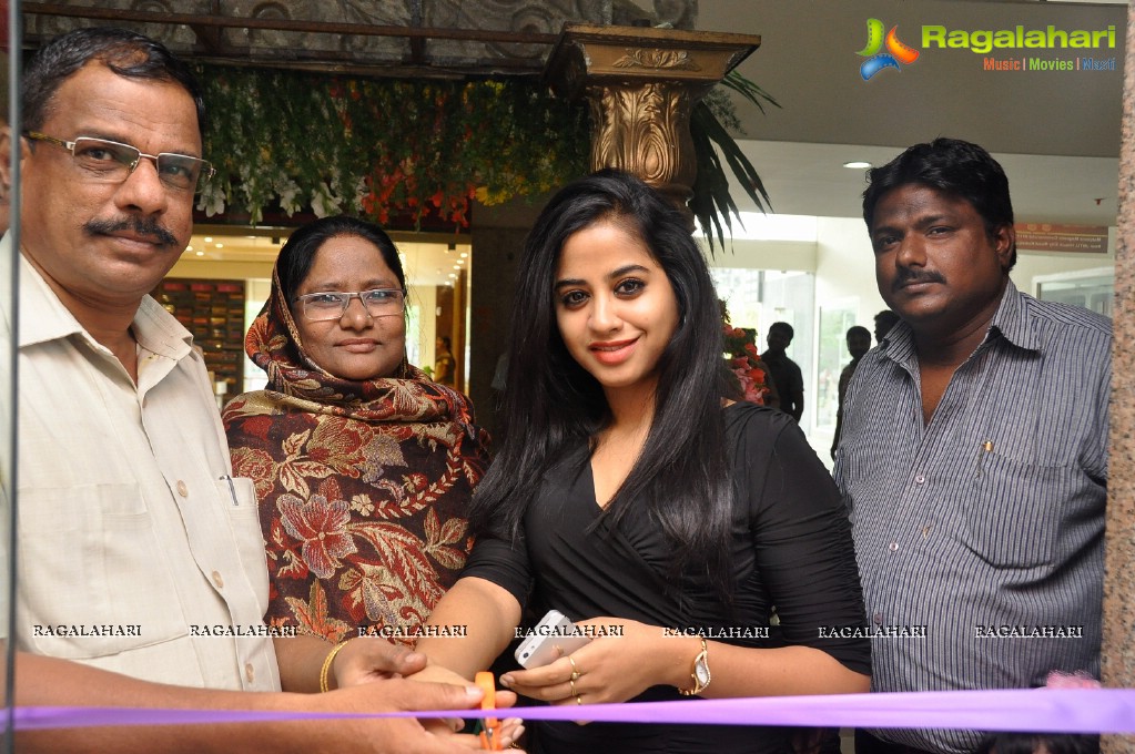 Swathi Deekshith launches Barikha Fashionz, Hyderabad