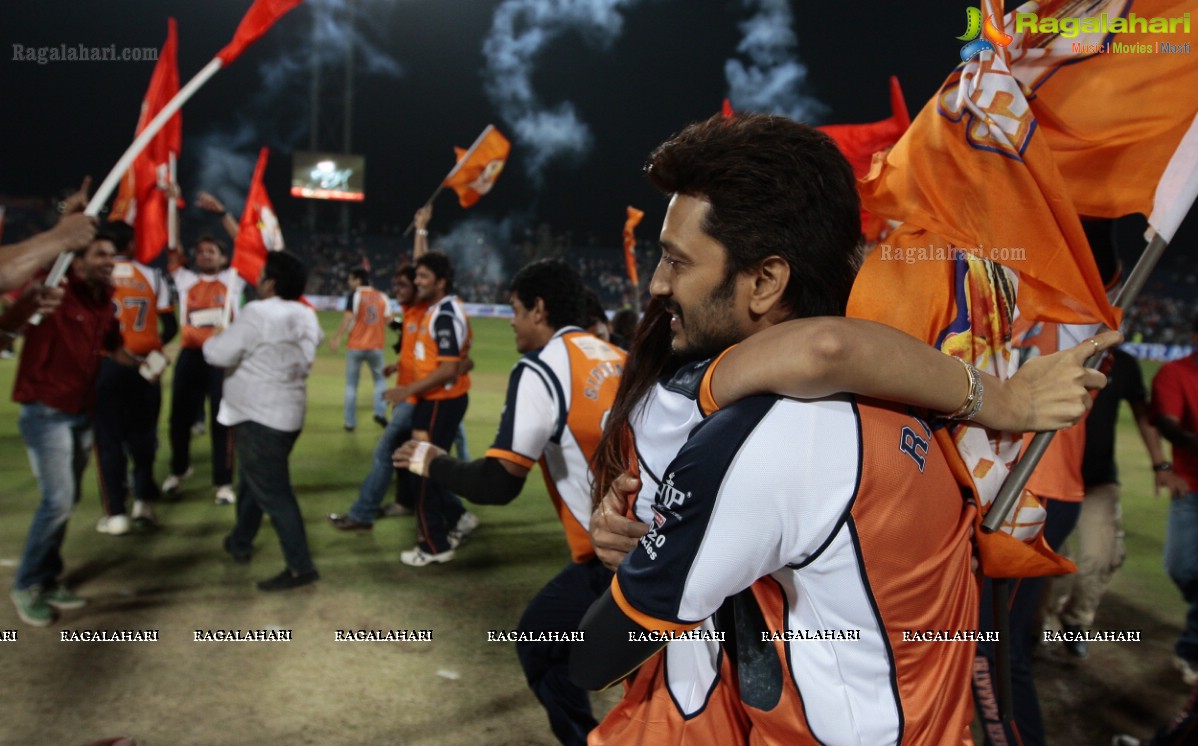 CCL 3: Veer Marathi Vs Mumbai Heroes Match