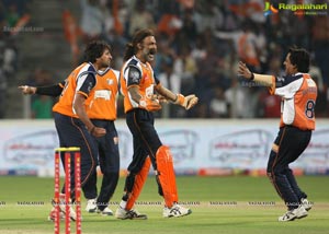 Veer Marathi Vs Mumbai Heroes Match