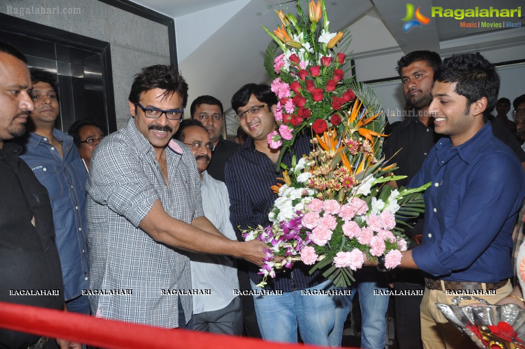 Venkatesh launches Rotis Restaurant, Hyderabad