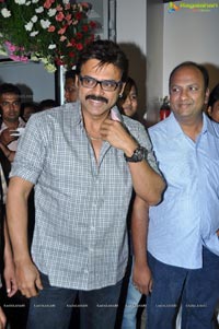 Venkatesh launches Rotis