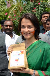 Amala launches Naturals Eco-Friendly Holi