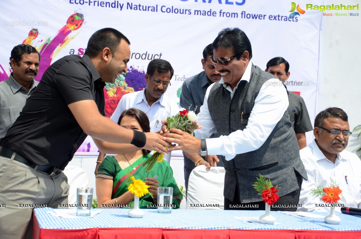 Amala launches Naturals Eco-Friendly Holi Colors, Hyderabad