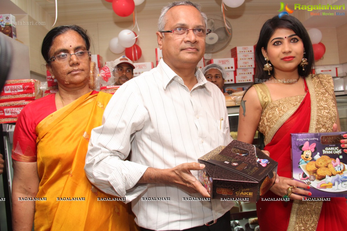 Madhulagna Das launches Bakers Inn at Himayatnagar, Hyderabad