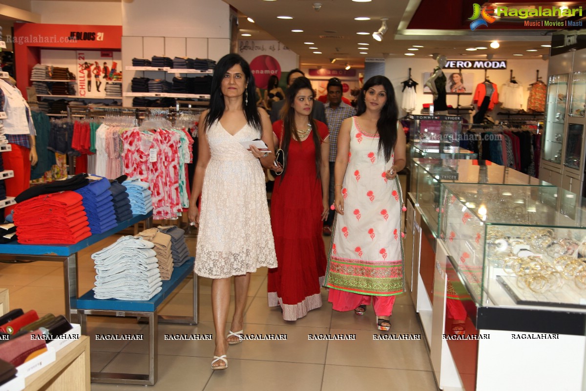 Central Spring Summer 2014 Fashion Showcase, Hyderabad