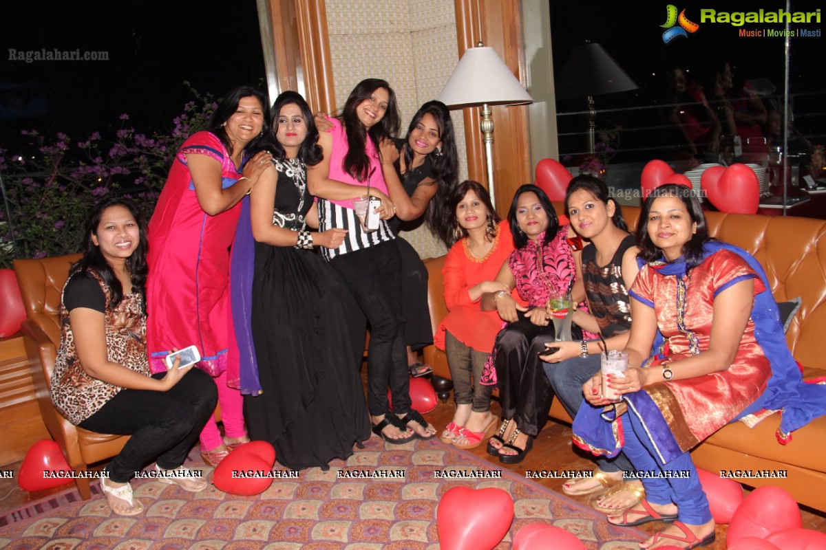 Deepali Bhutada Birthday Celebrations 2014 at Altitude, Hyderabad