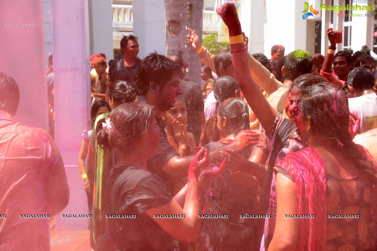 Holi Celebrations 2014 at Hotel Marriott, Hyderabad