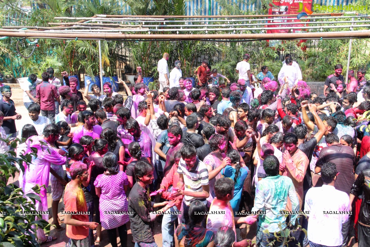 Holi Celebrations 2014 at NTR Gardens, Hyderabad