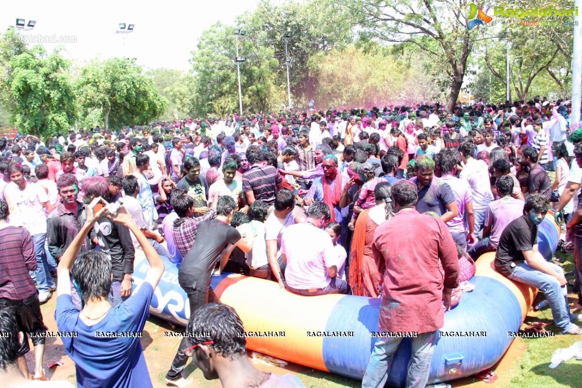 Holi Celebrations 2014 at NTR Gardens, Hyderabad