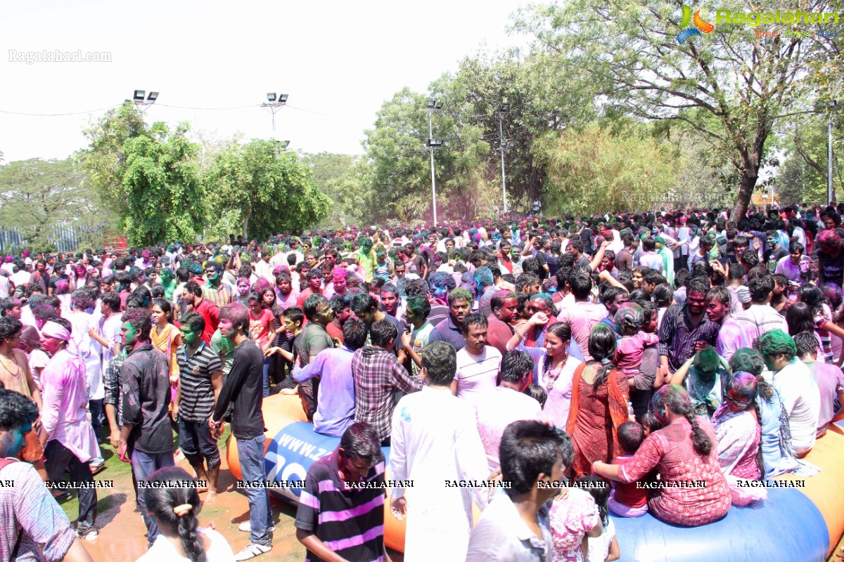 Holi Celebrations 2014 at NTR Gardens, Hyderabad