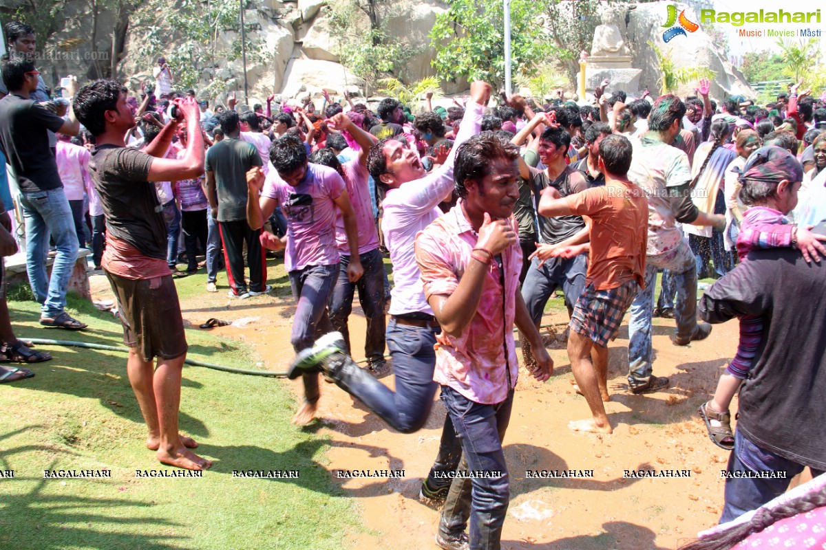 Holi Celebrations 2014 at NTR Gardens, Hyderabad