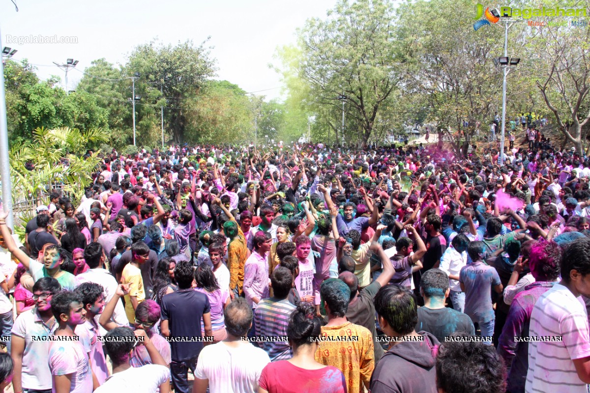 Holi Celebrations 2014 at NTR Gardens, Hyderabad