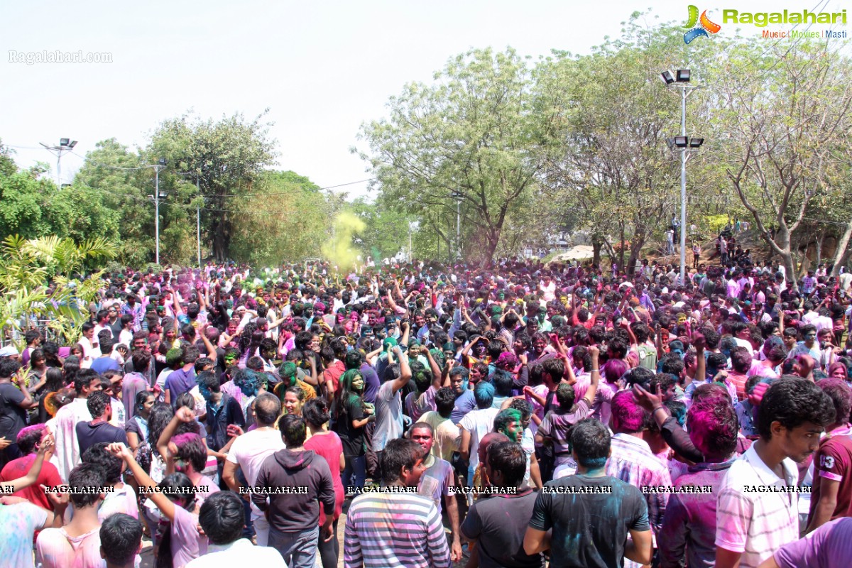 Holi Celebrations 2014 at NTR Gardens, Hyderabad