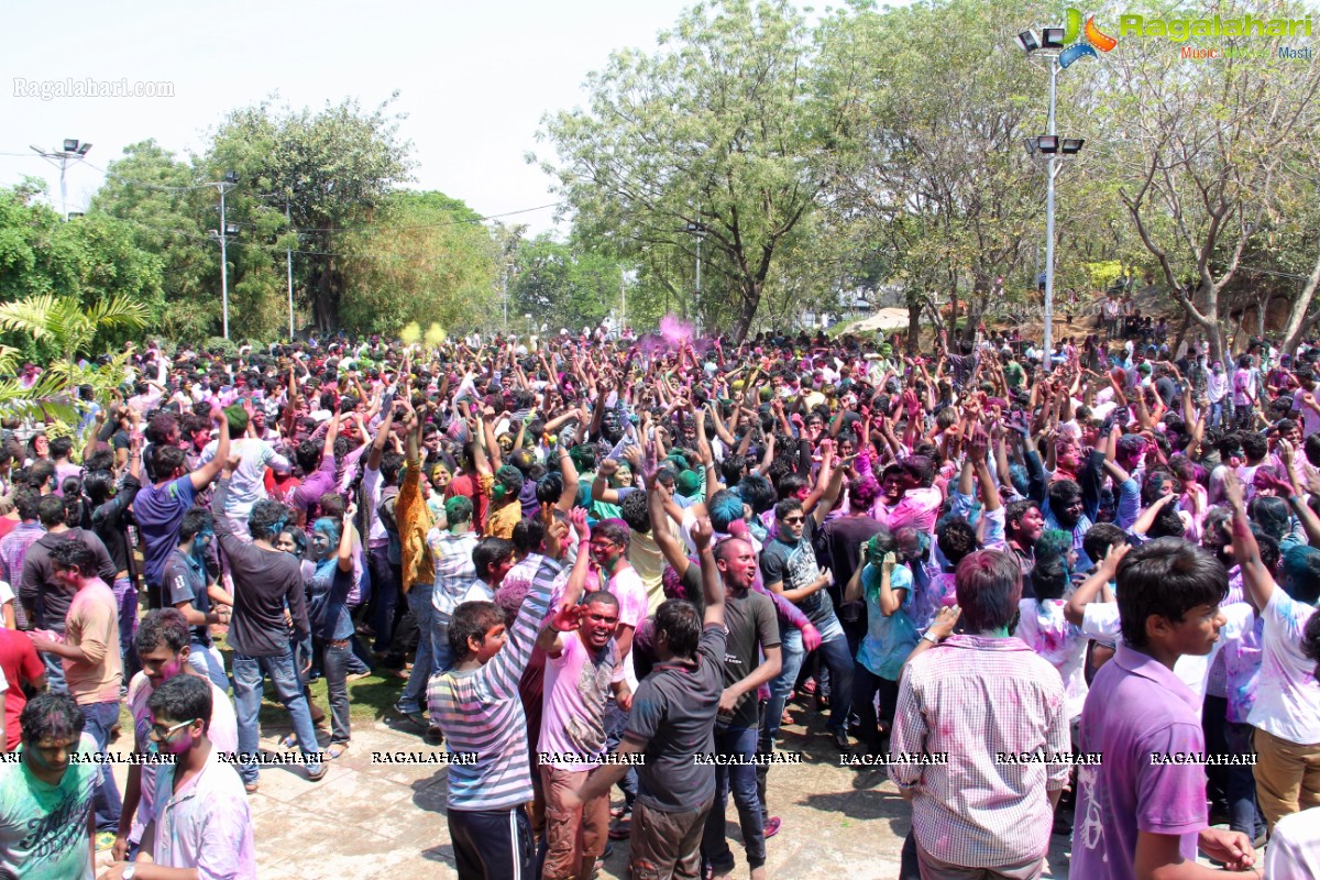 Holi Celebrations 2014 at NTR Gardens, Hyderabad