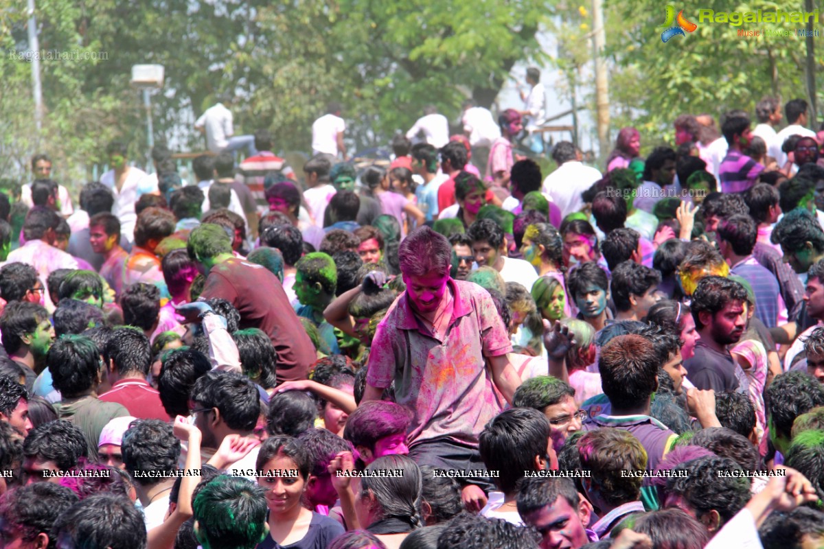 Holi Celebrations 2014 at NTR Gardens, Hyderabad