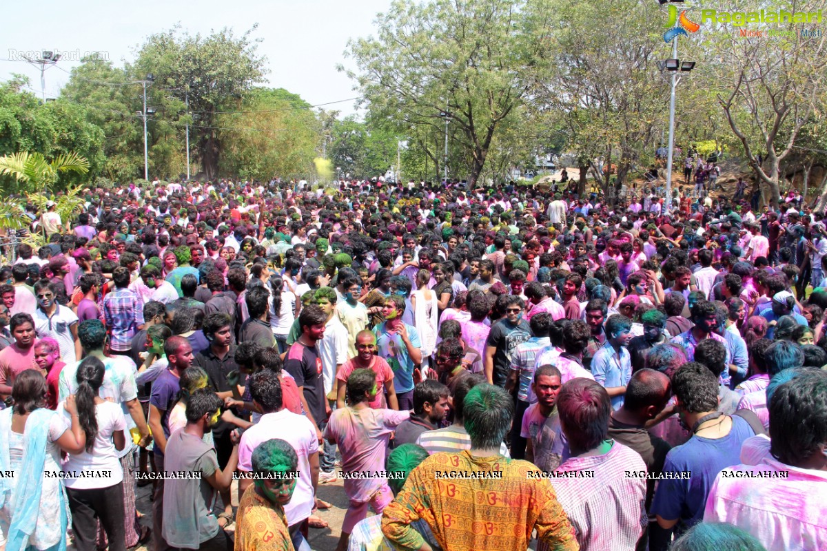 Holi Celebrations 2014 at NTR Gardens, Hyderabad