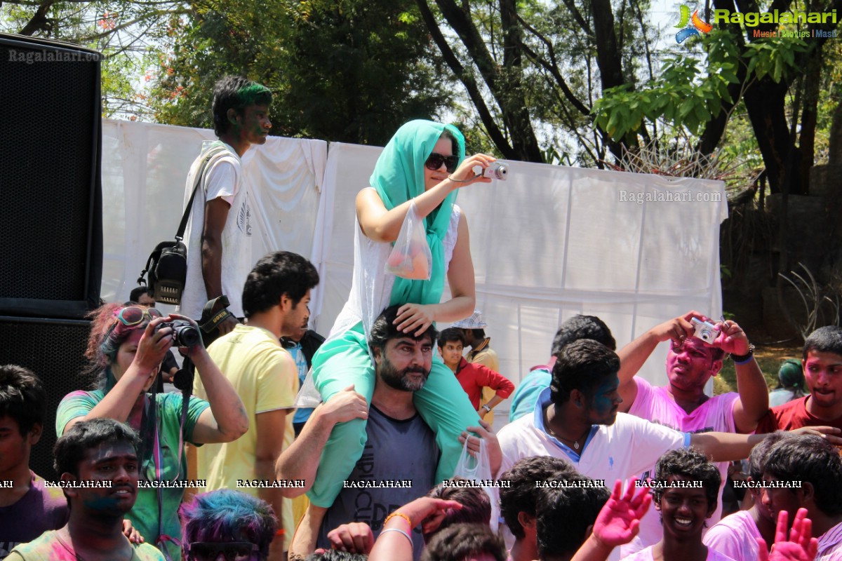 Holi Celebrations 2014 at NTR Gardens, Hyderabad