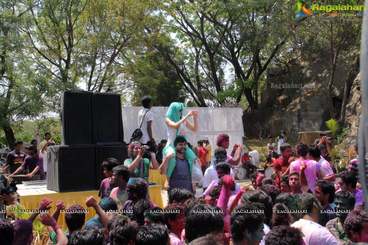 Holi Celebrations 2014 at NTR Gardens, Hyderabad