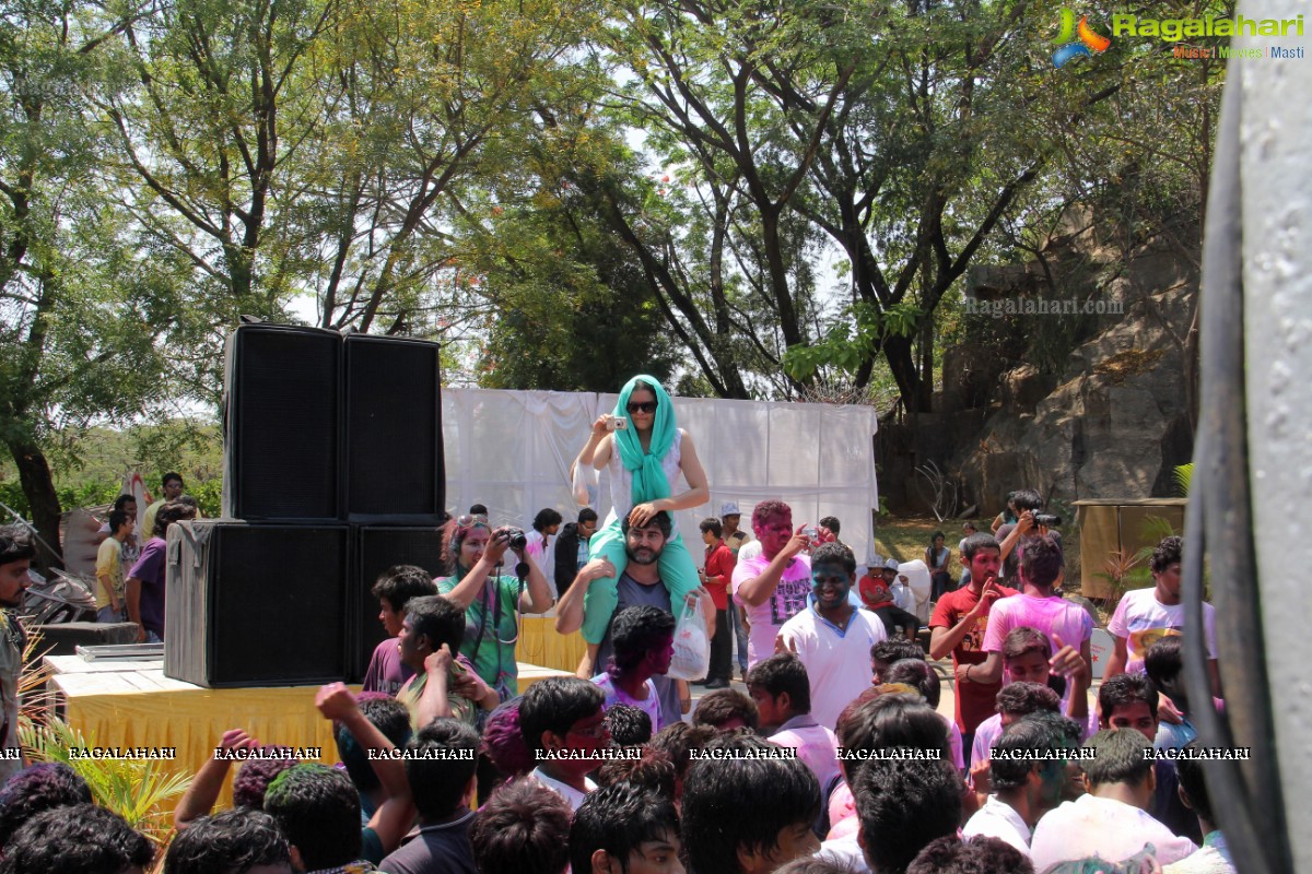 Holi Celebrations 2014 at NTR Gardens, Hyderabad