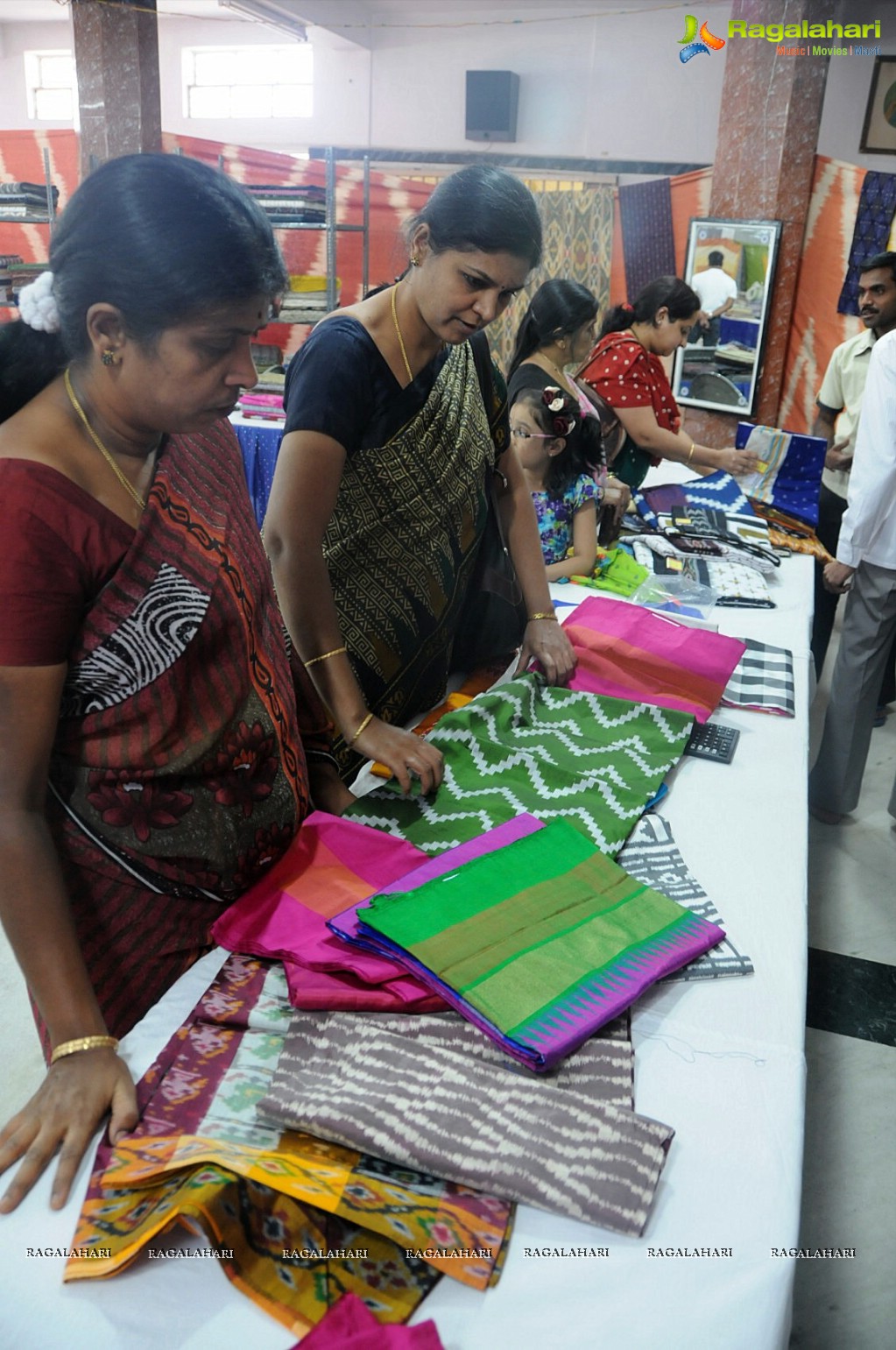 Shubra Aiyappa launches Pochampally IKAT Art Mela 2014, Bangalore