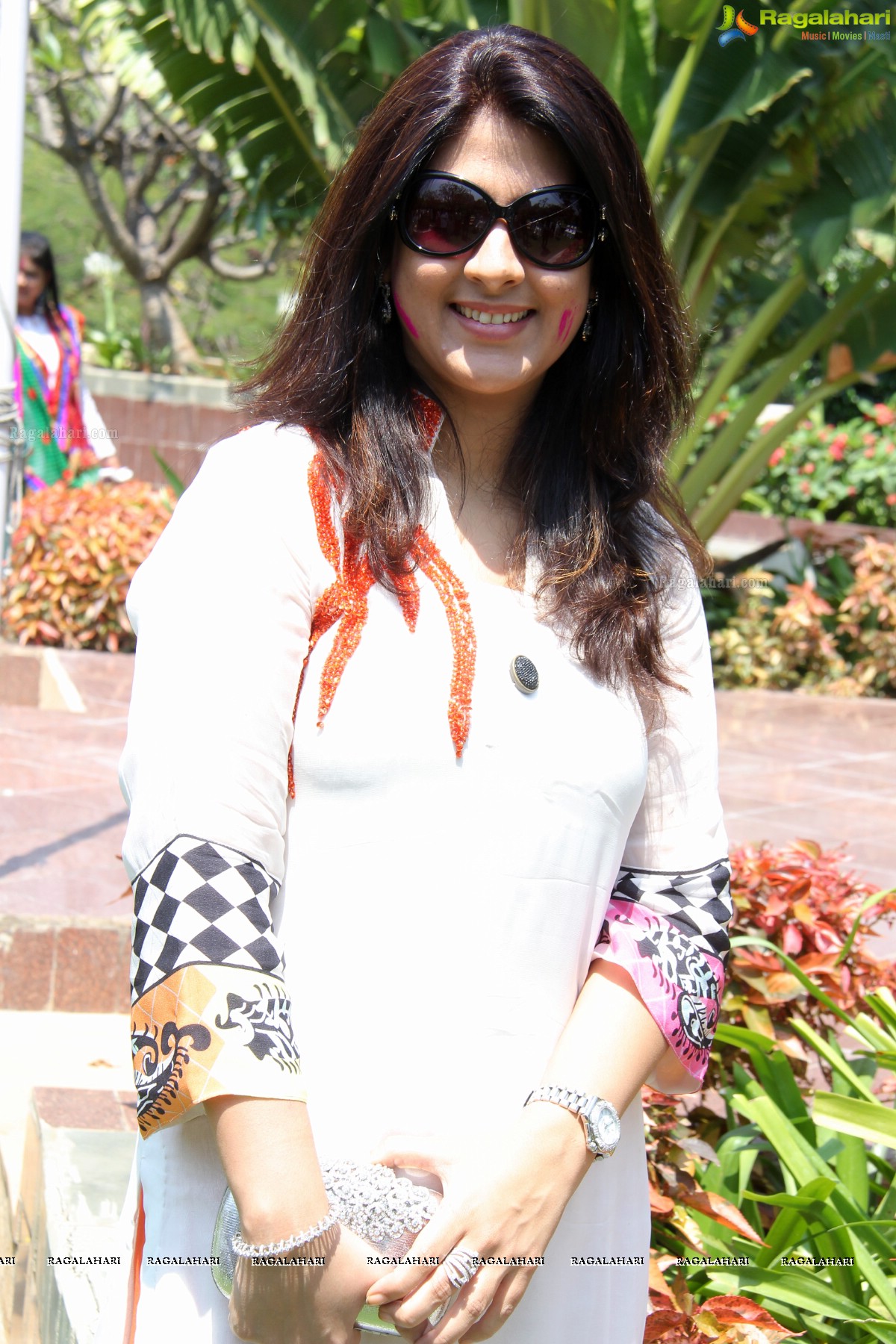 'Phoolon ki Holi' - Kakatiya Ladies Club Holi Celebrations 2014 at ITC Kakatiya, Hyderabad