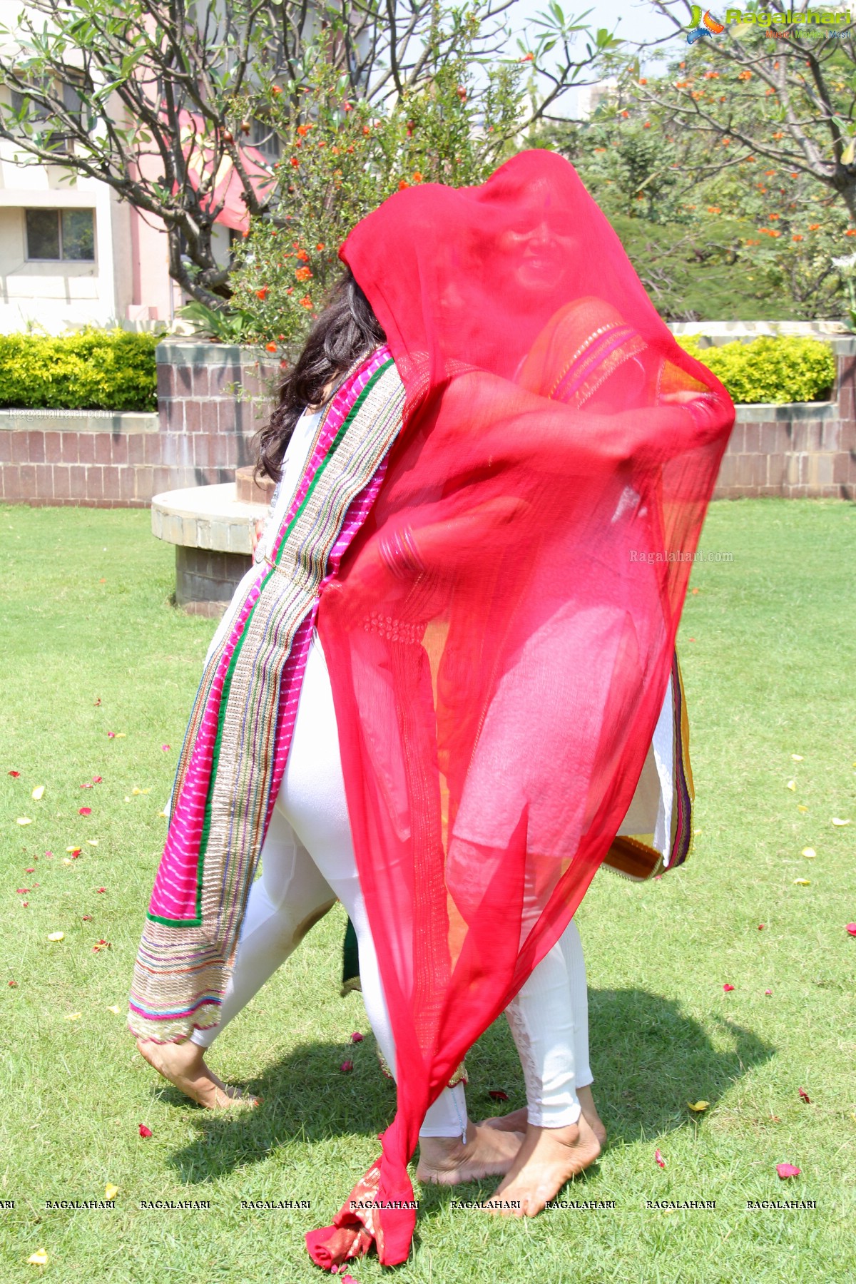 'Phoolon ki Holi' - Kakatiya Ladies Club Holi Celebrations 2014 at ITC Kakatiya, Hyderabad