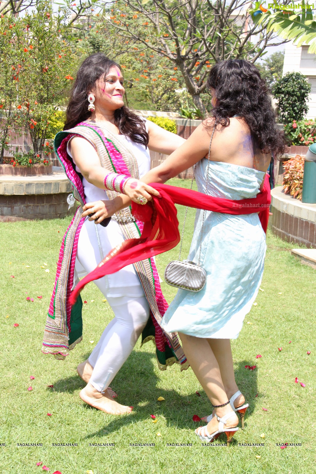 'Phoolon ki Holi' - Kakatiya Ladies Club Holi Celebrations 2014 at ITC Kakatiya, Hyderabad