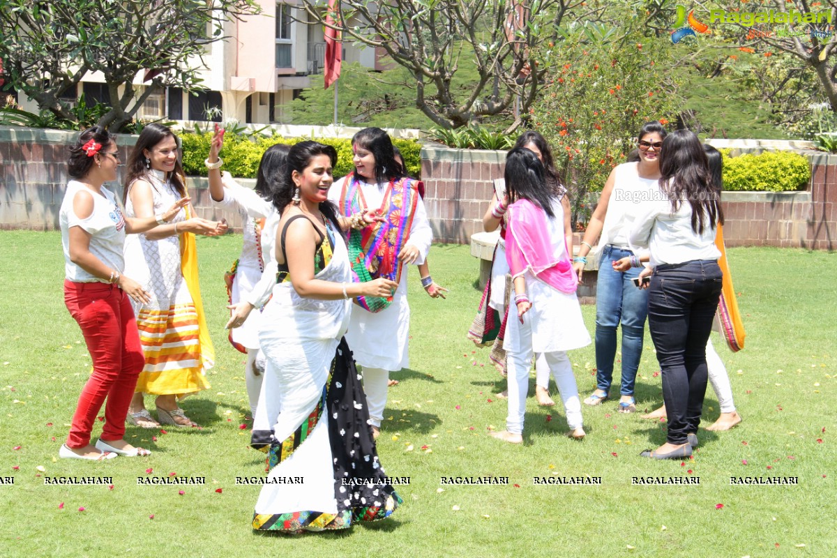 'Phoolon ki Holi' - Kakatiya Ladies Club Holi Celebrations 2014 at ITC Kakatiya, Hyderabad