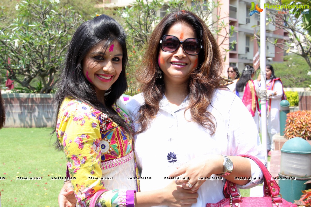 'Phoolon ki Holi' - Kakatiya Ladies Club Holi Celebrations 2014 at ITC Kakatiya, Hyderabad