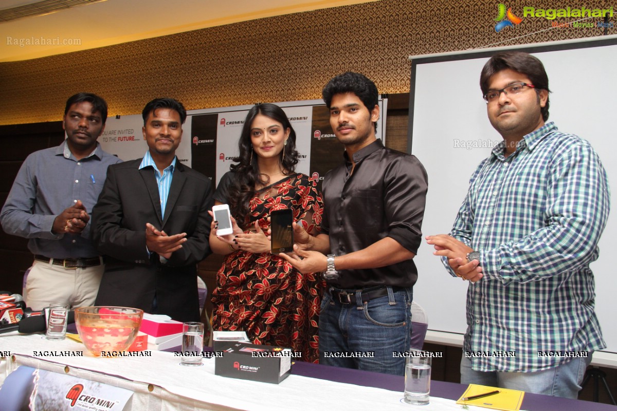 Nikitha Narayan and Sudhakar launches Micromini Mobiles, Hyderabad