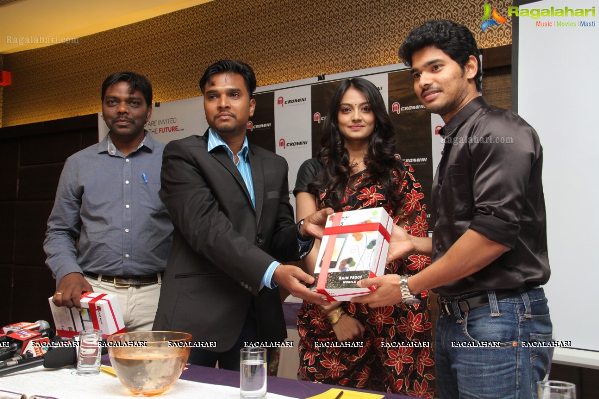 Nikitha Narayan and Sudhakar launches Micromini Mobiles, Hyderabad