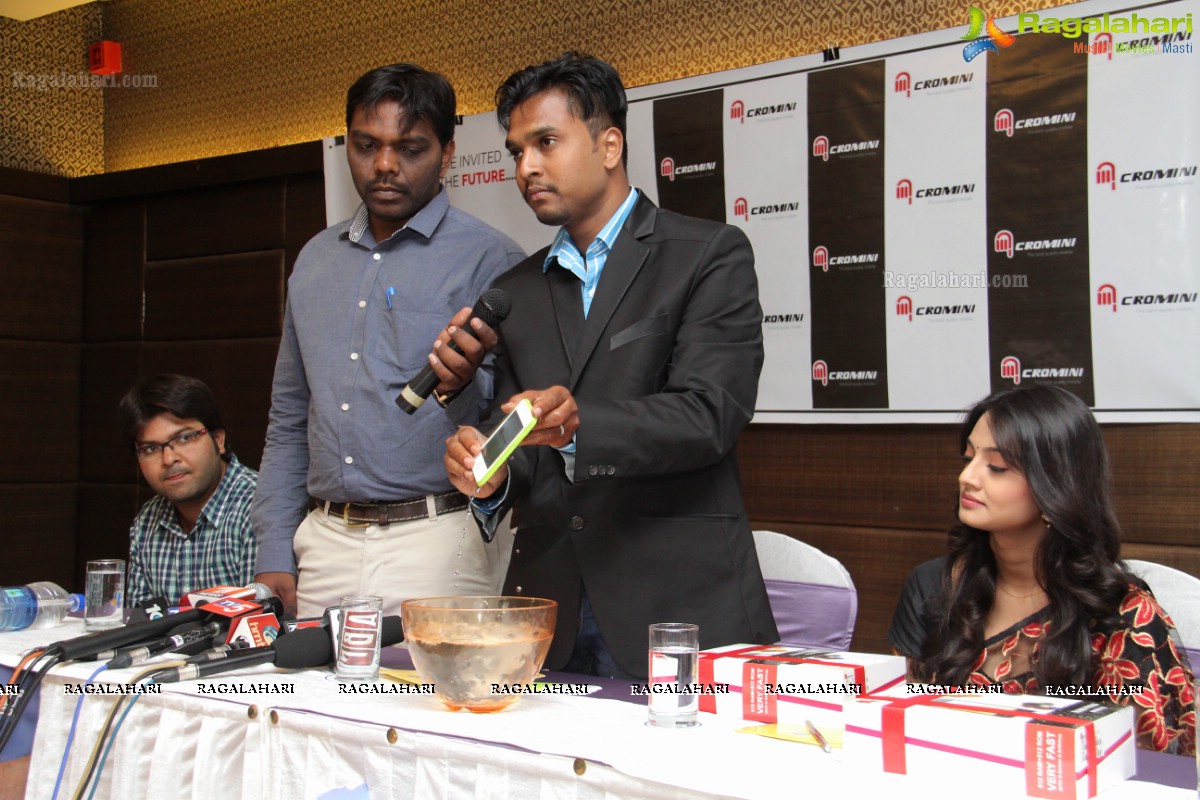 Nikitha Narayan and Sudhakar launches Micromini Mobiles, Hyderabad