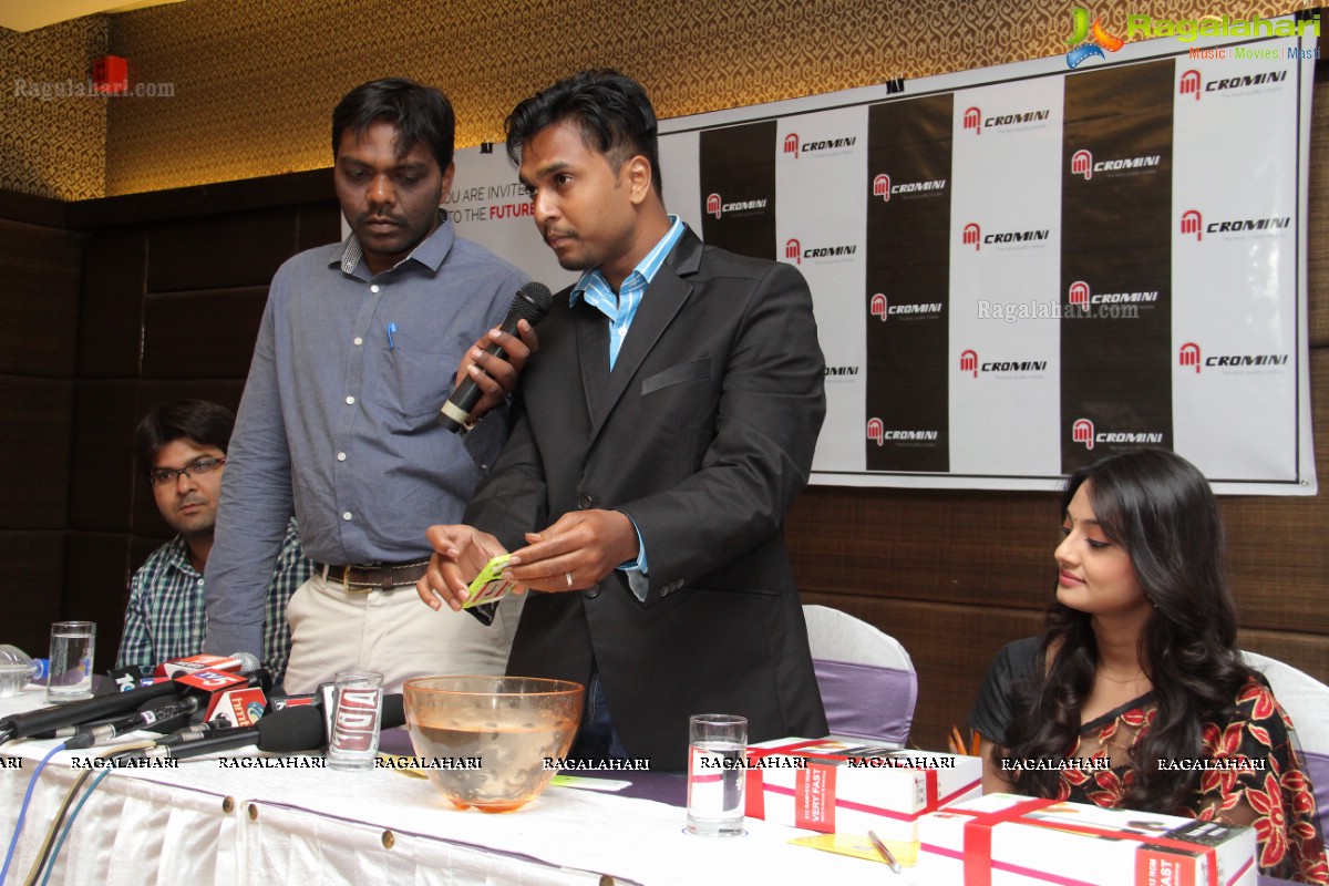 Nikitha Narayan and Sudhakar launches Micromini Mobiles, Hyderabad