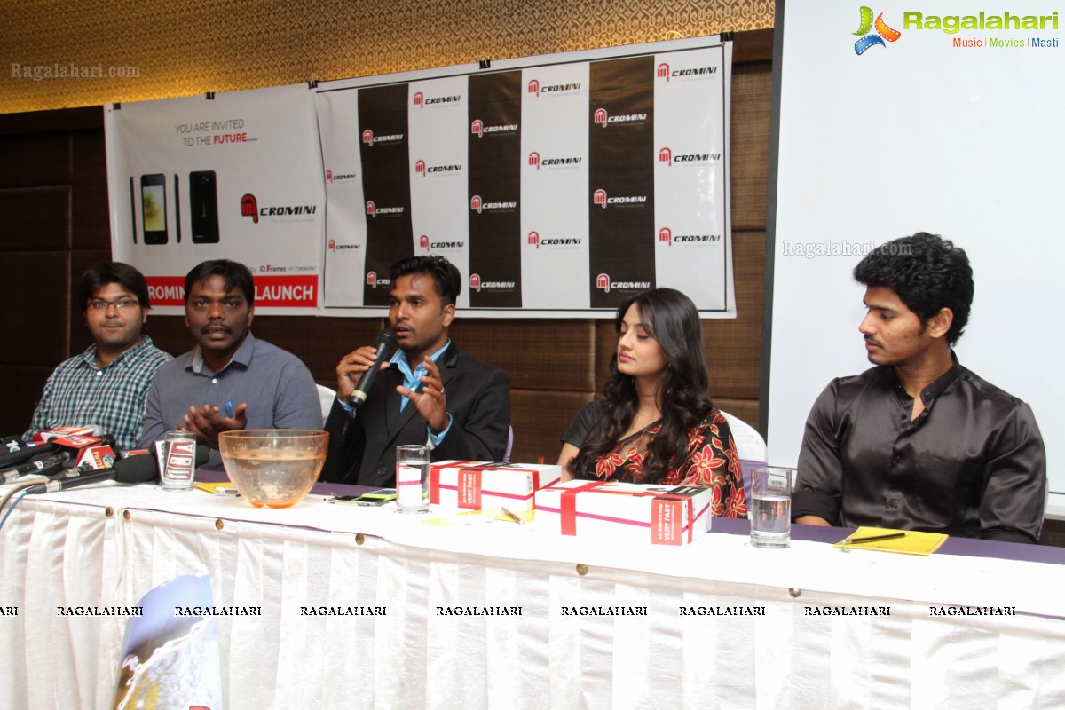 Nikitha Narayan and Sudhakar launches Micromini Mobiles, Hyderabad