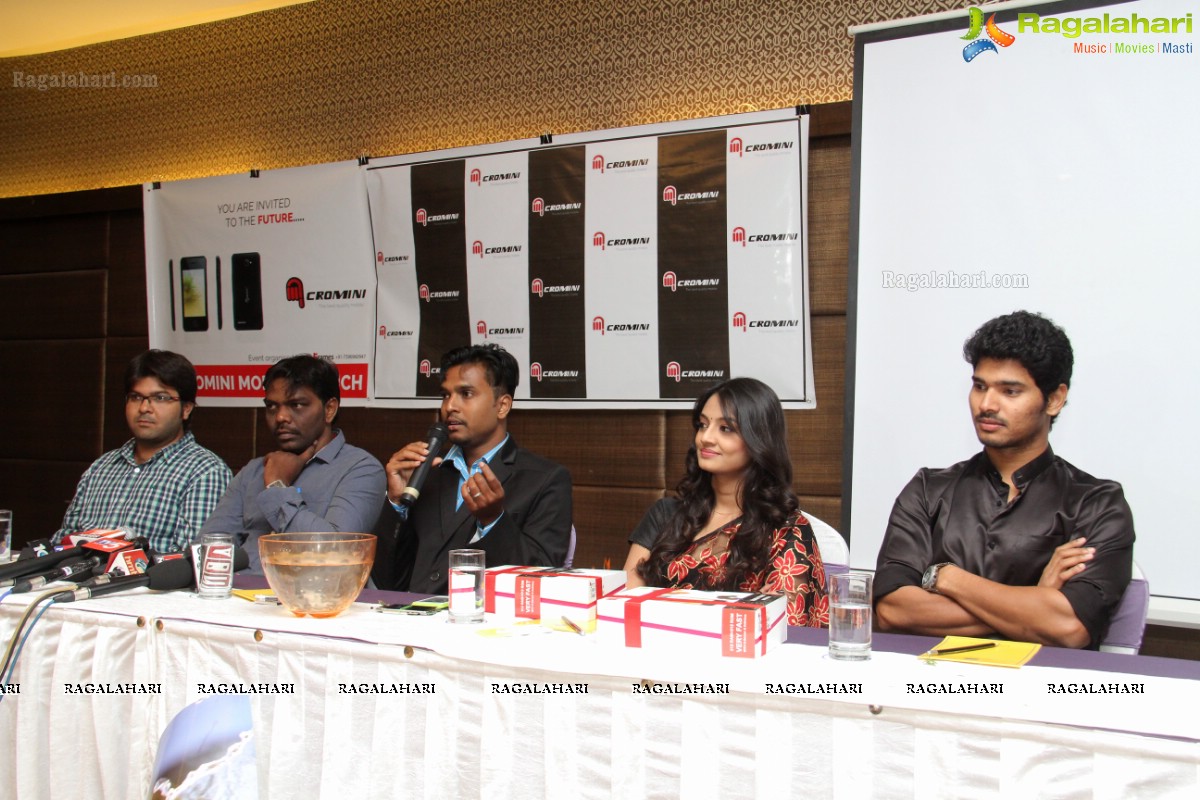 Nikitha Narayan and Sudhakar launches Micromini Mobiles, Hyderabad